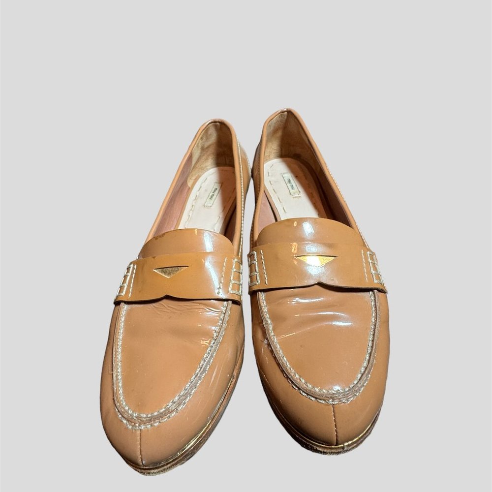 Miu Miu eur 38.5 tan patent leathers loafers